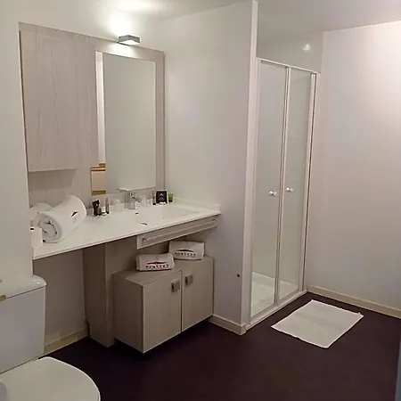 多米蒂城堡公寓式酒店 4* 帕塞内