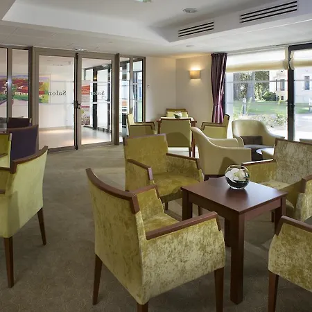 Domitys Le Chateau Des Plans Партене