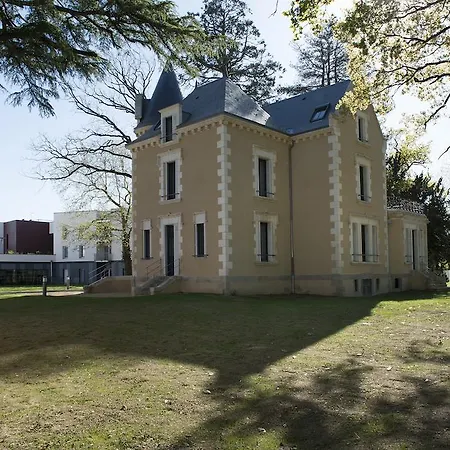 Ξενοδοχείο με διαμερίσματα Domitys Le Chateau Des Plans Parthenay