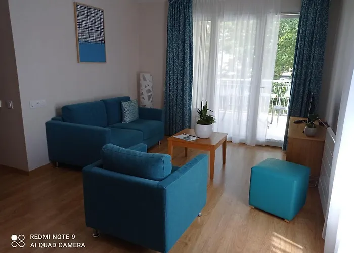 Domitys Le Château Des Plans Appart hôtel