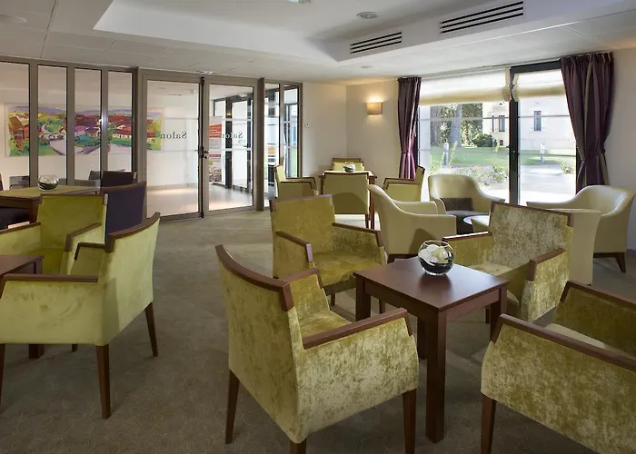 Domitys Le Château Des Plans Parthenay