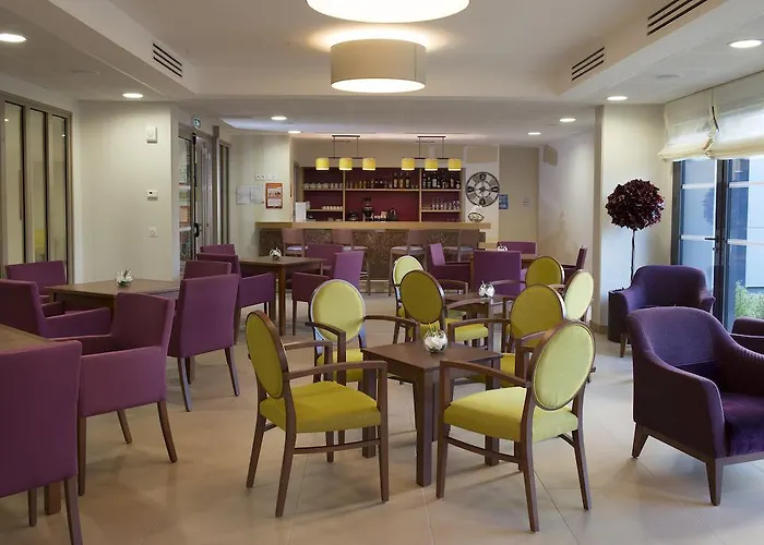 Domitys Le Château Des Plans Appart hôtel 3*