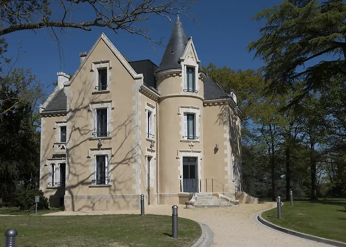 Appart hôtel Domitys Le Château Des Plans 3*